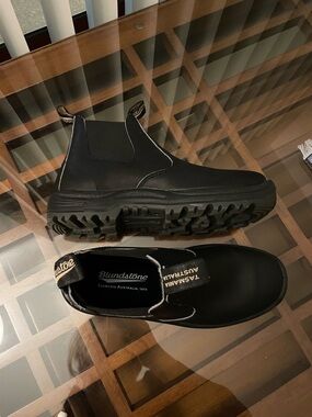 Blundstone Black Chelsea Soft Toe Work Boots